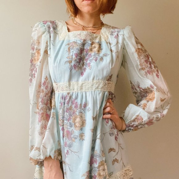 Vintage Dresses & Skirts - Vintage Cottage Core Blue Floral Tiered Maxi Dress